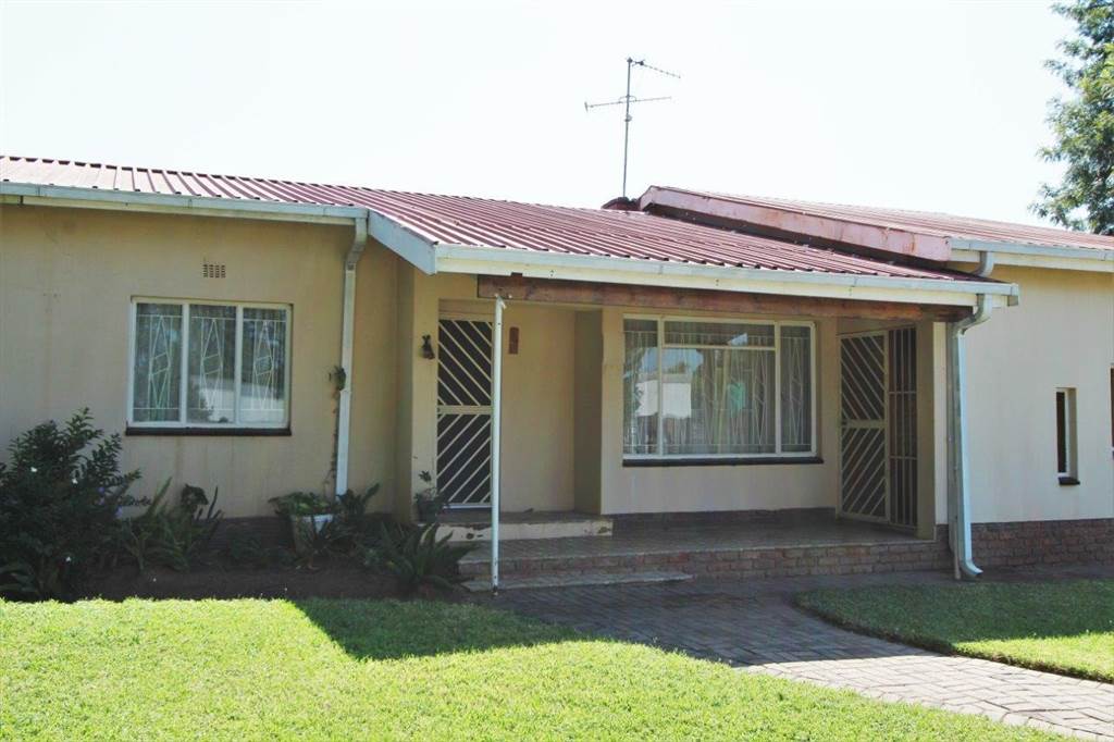 3 Bed House in Modimolle photo number 13