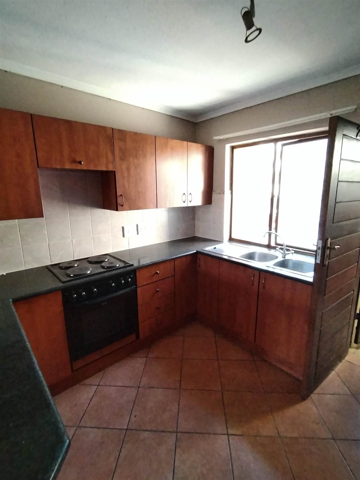 2 Bed Apartment in Zambezi Country Estate photo number 25