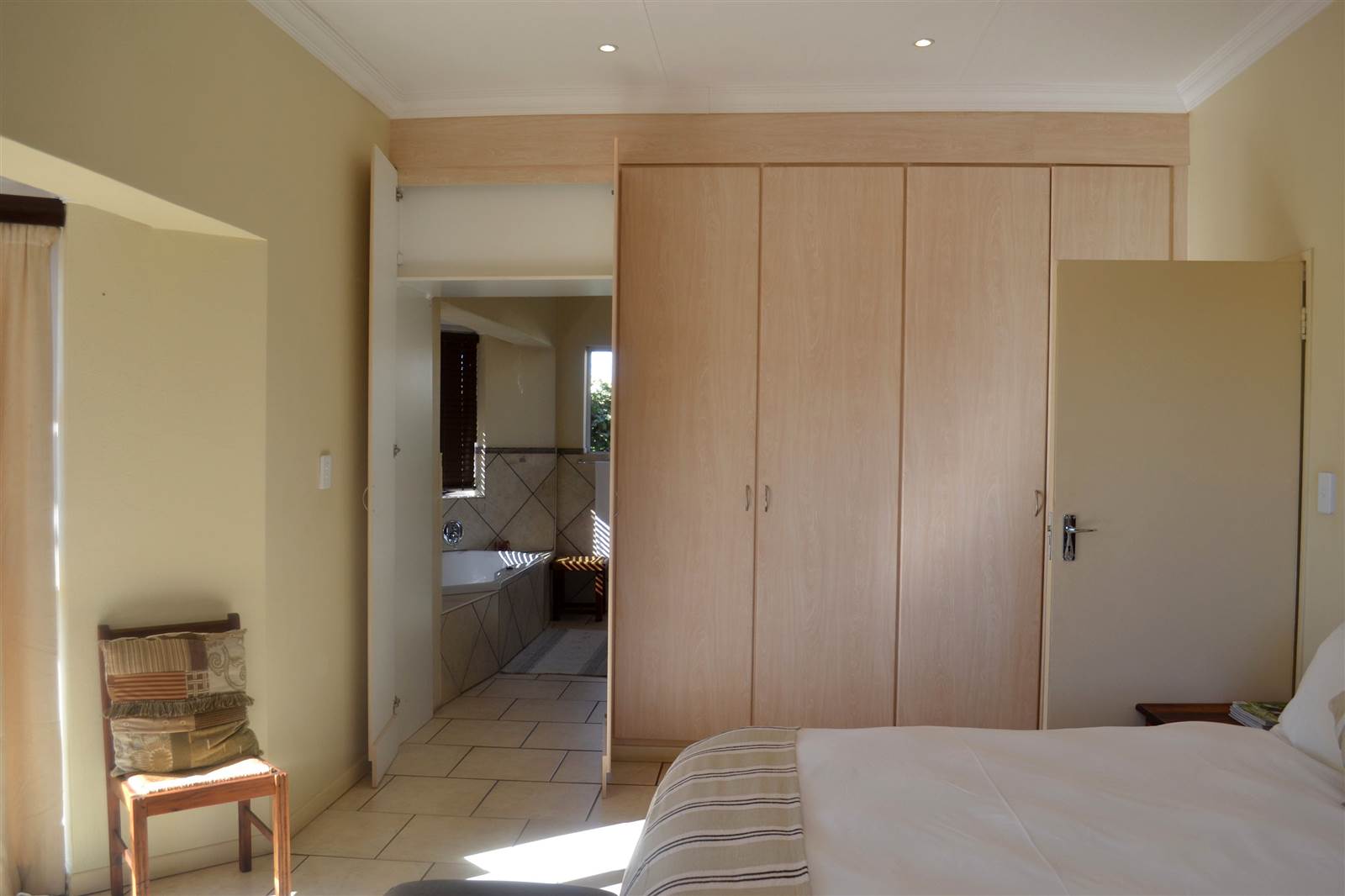 4 Bed House in Dullstroom photo number 7