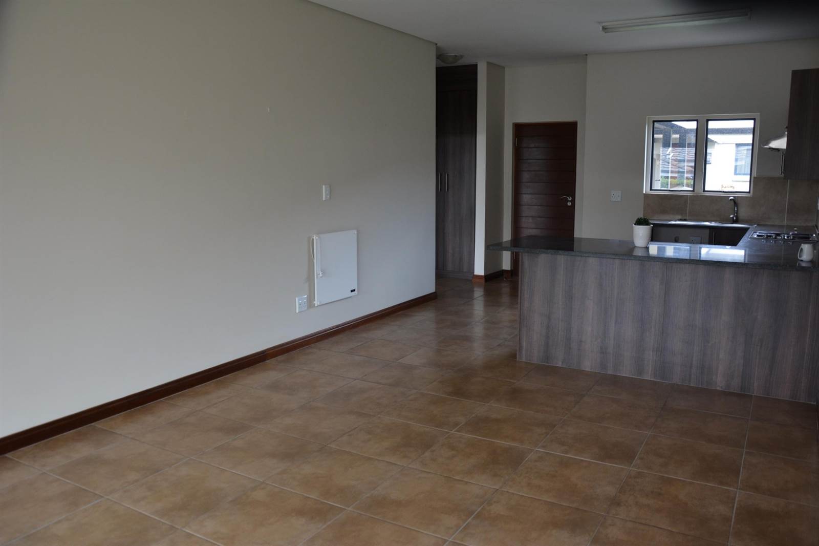 1 Bed Apartment in Eastland Mature Lifestyle Estate photo number 5