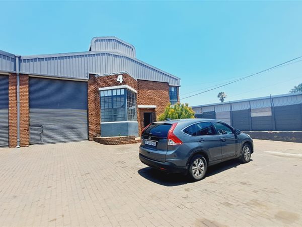 331  m² Industrial space