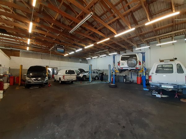 565 m² Industrial space 565 m² Industrial space
