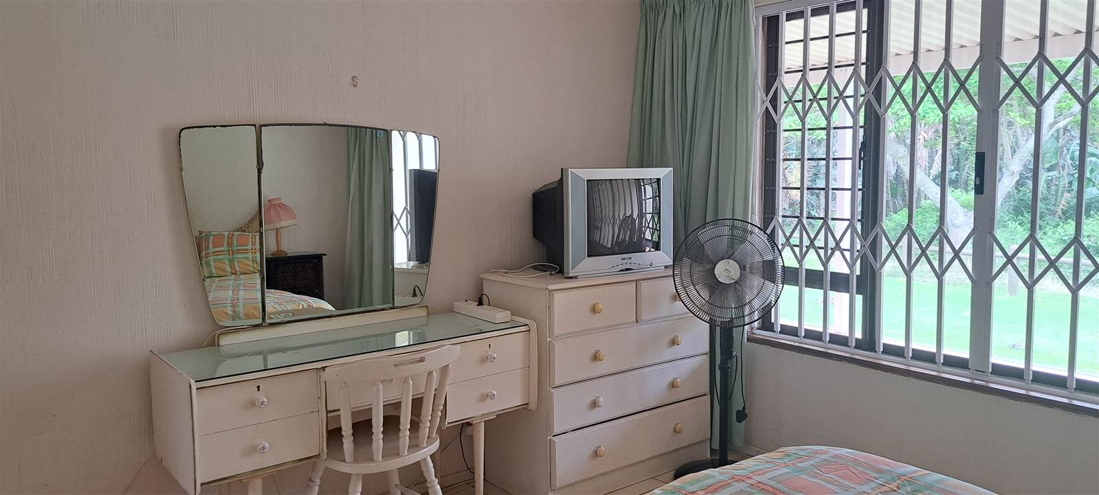 2 Bed Townhouse in Scottburgh South photo number 9
