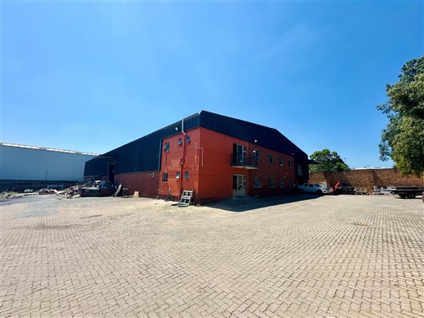 1 608  m² Industrial space