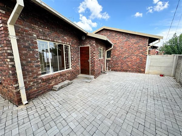 2 Bedroom Townhouse 2 Bedroom Townhouse