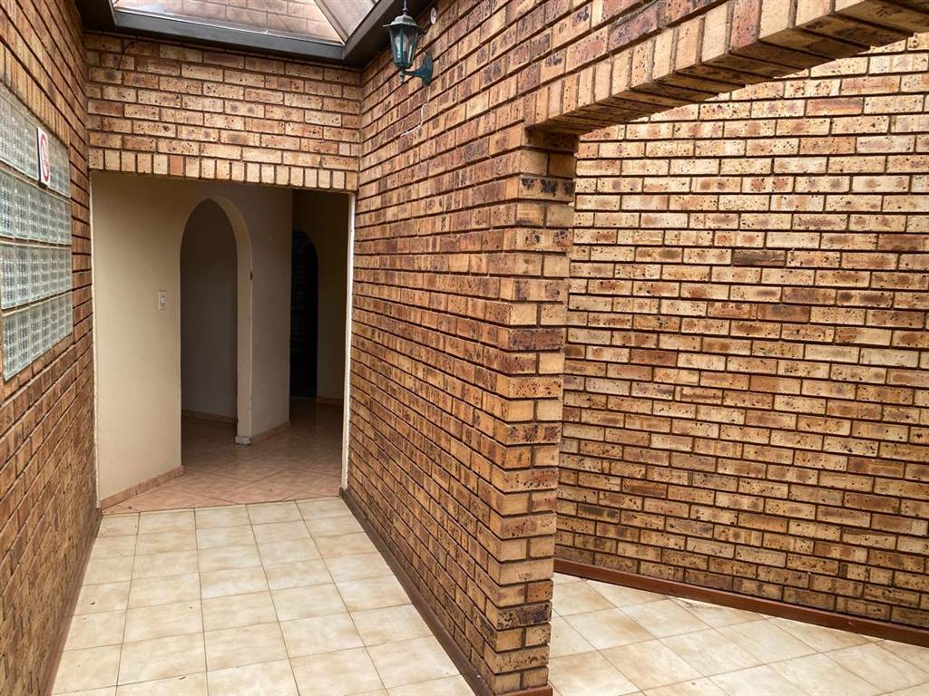 4 Bed House in Mmabatho unit 6 photo number 15