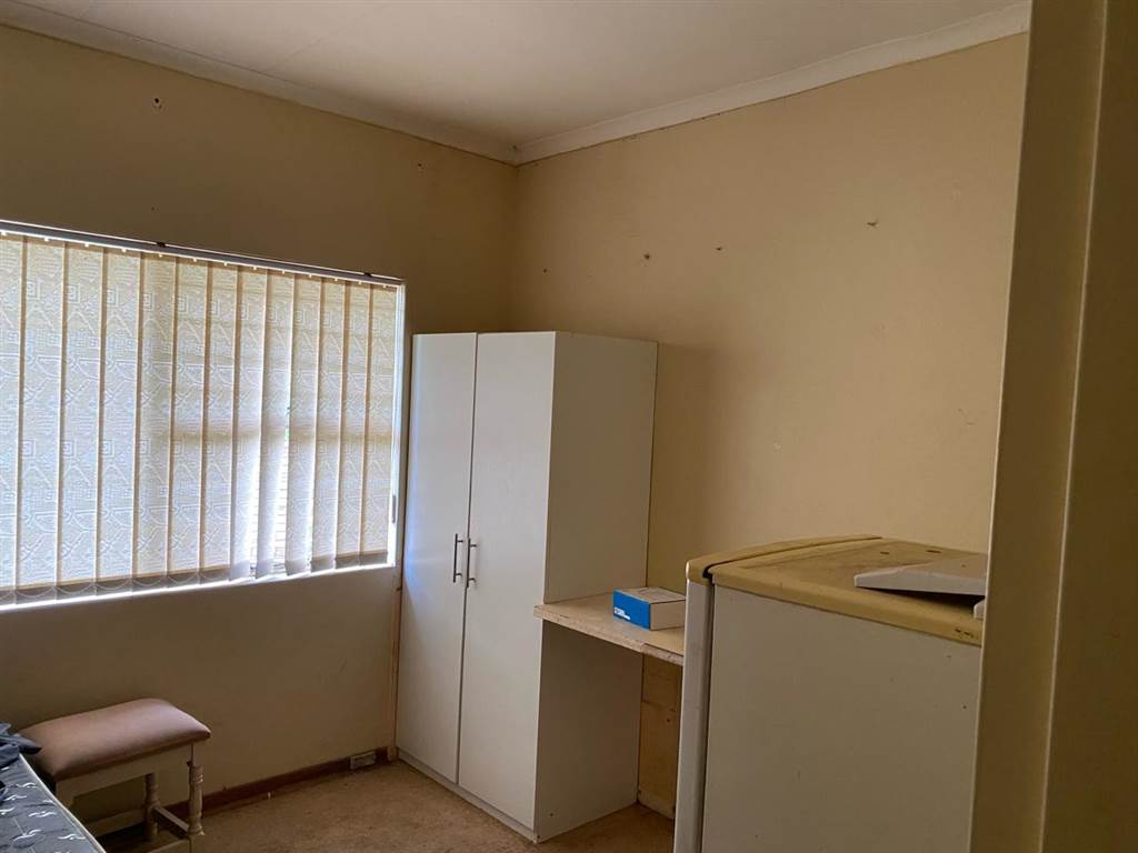 4 Bed House in Mmabatho unit 6 photo number 12