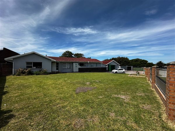 6 Bedroom House 6 Bedroom House