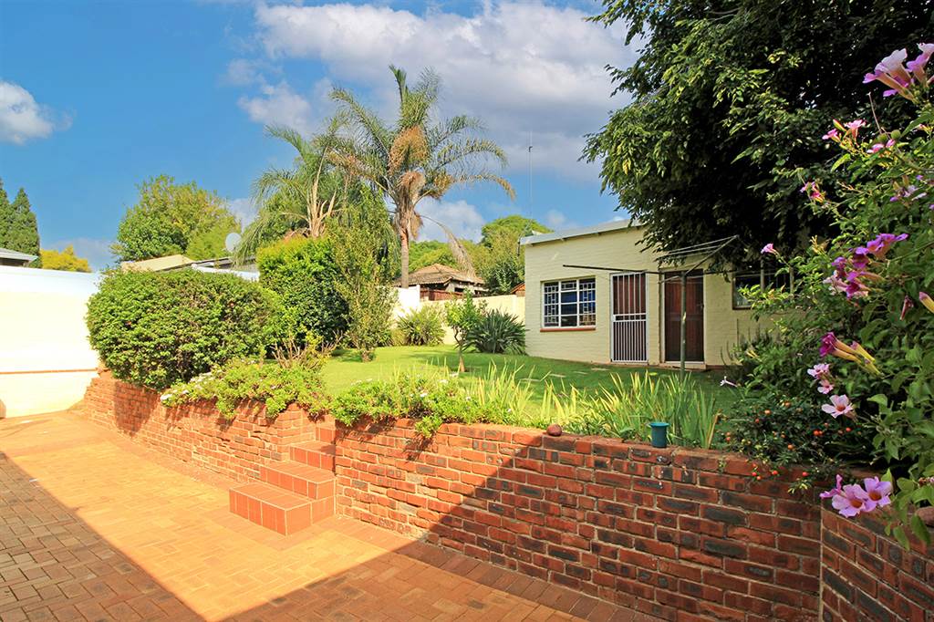 3 Bed House in Modderfontein photo number 17