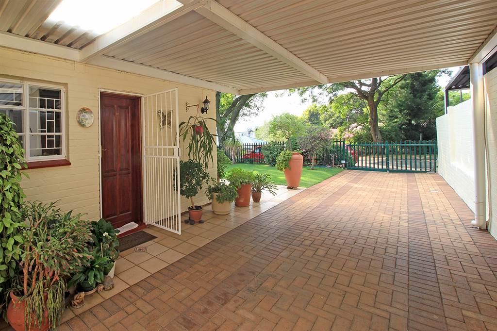 3 Bed House in Modderfontein photo number 23