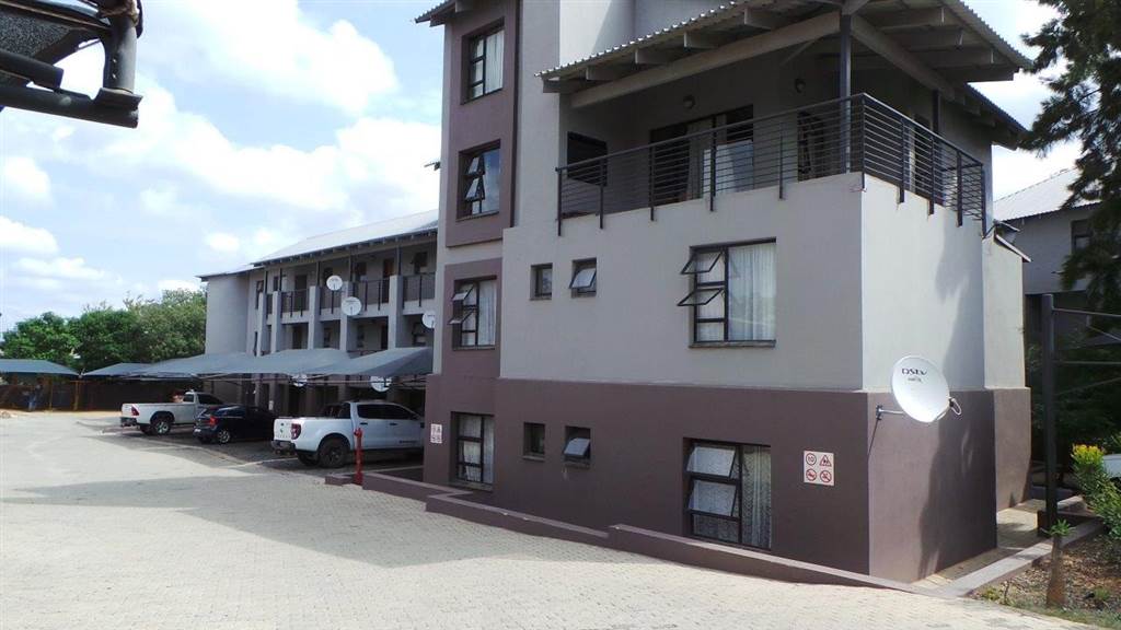 2 Bed Apartment in Hoedspruit photo number 22
