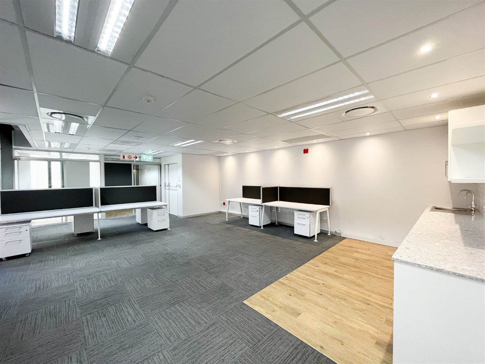 180  m² Office Space in Tyger Valley photo number 2
