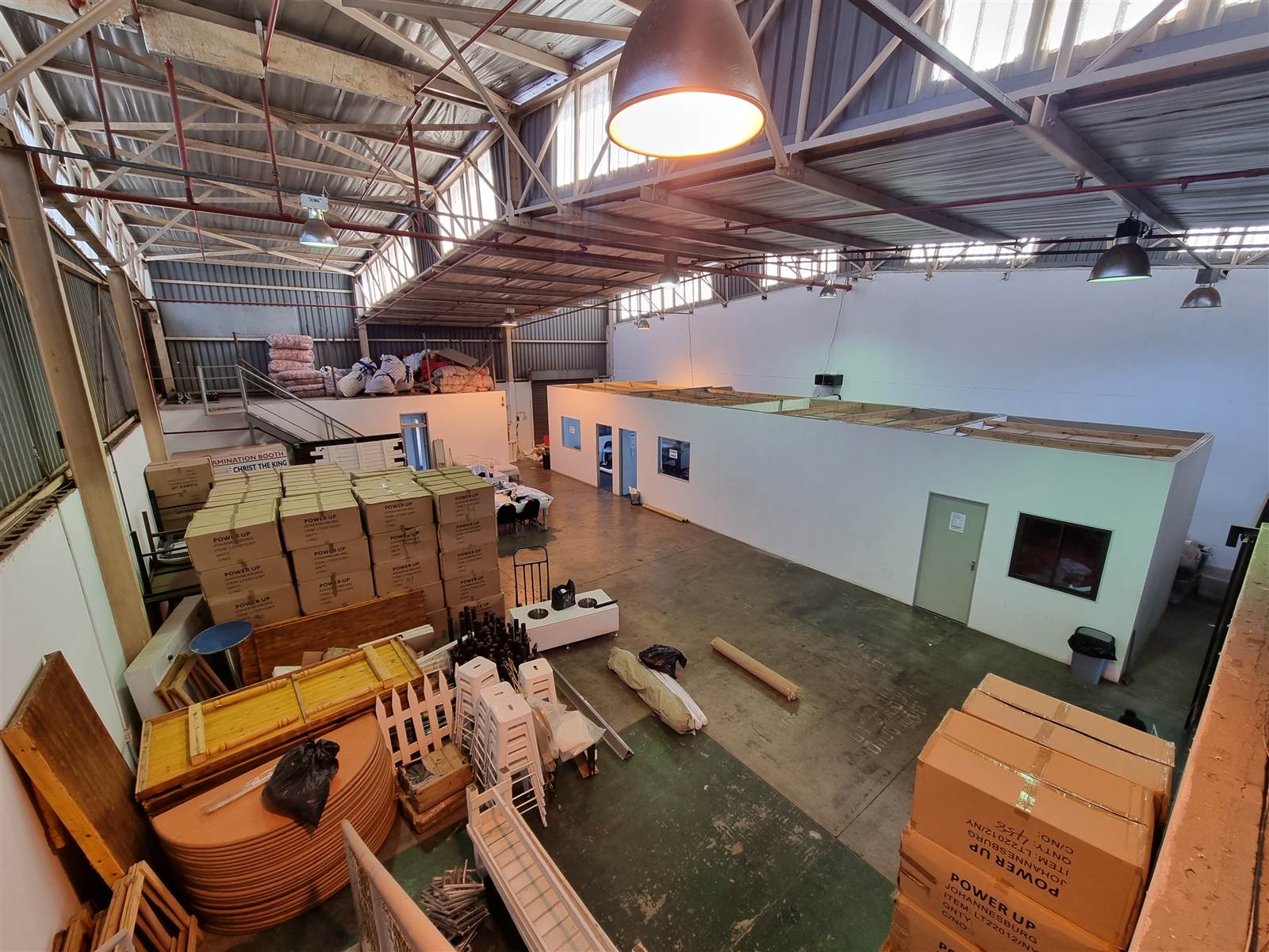 419  m² Industrial space in Selby photo number 9