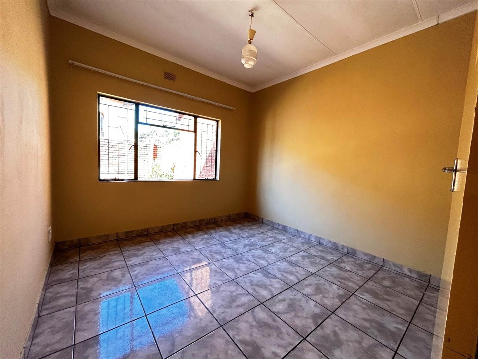 3 Bed Townhouse in Mokopane photo number 23