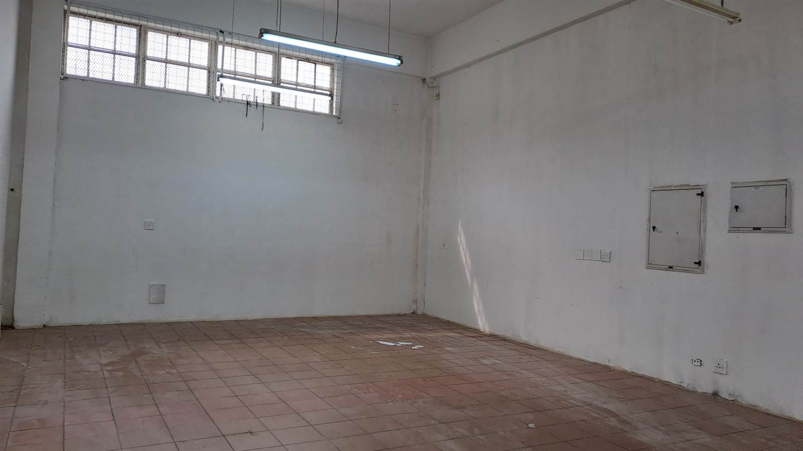 54  m² Retail Space in Pinetown Central photo number 5