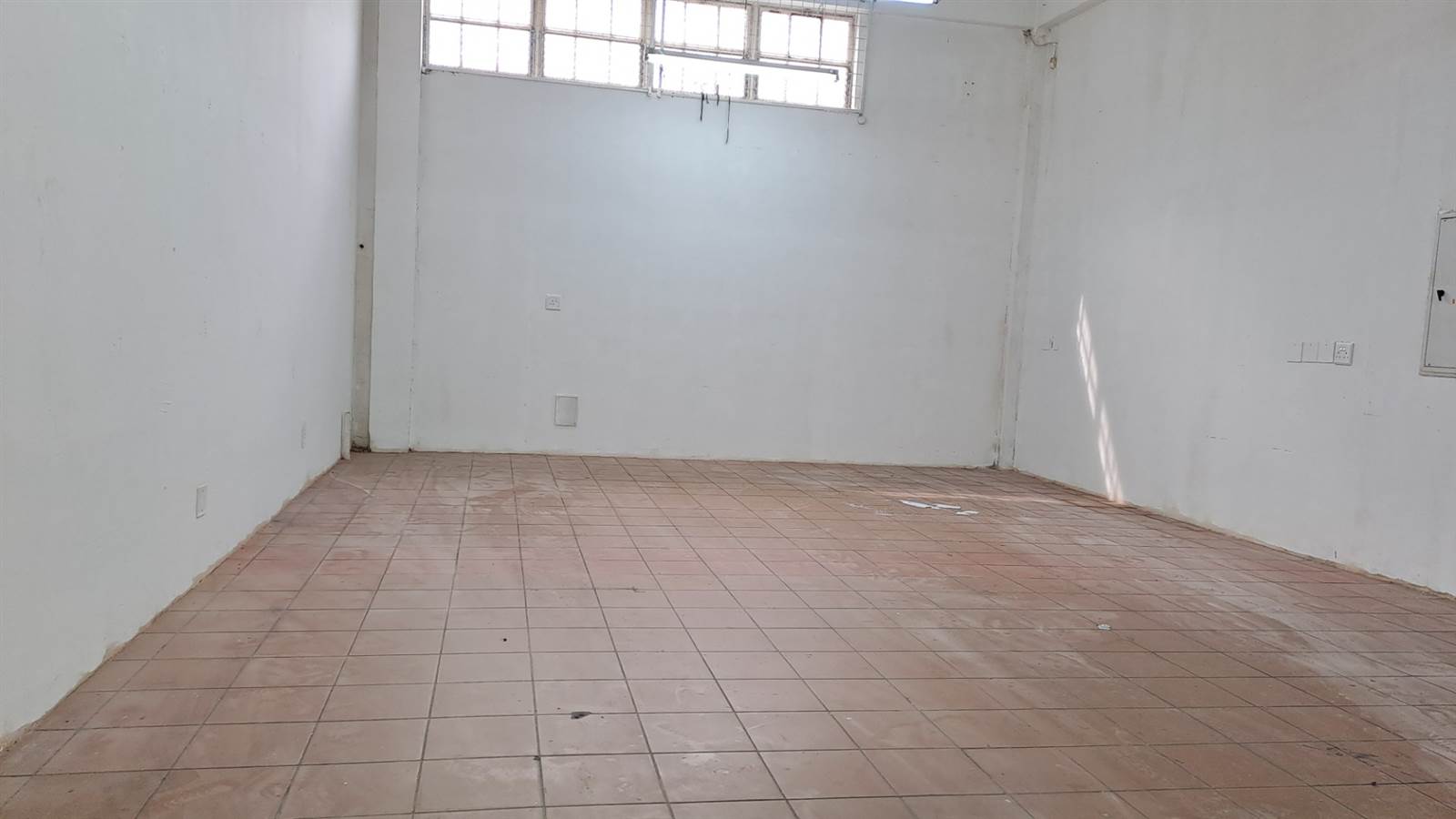 54  m² Retail Space in Pinetown Central photo number 6