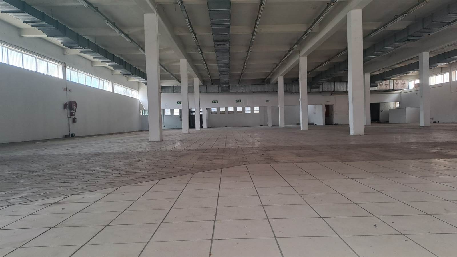 54  m² Retail Space in Pinetown Central photo number 3