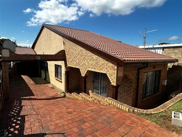 3 Bed Townhouse in Shastri Park
