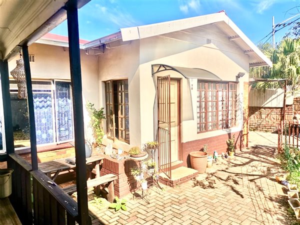 5 Bedroom House 5 Bedroom House