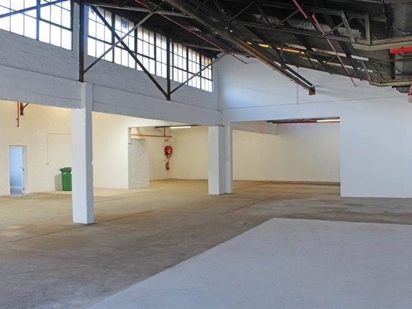 512  m² Industrial space