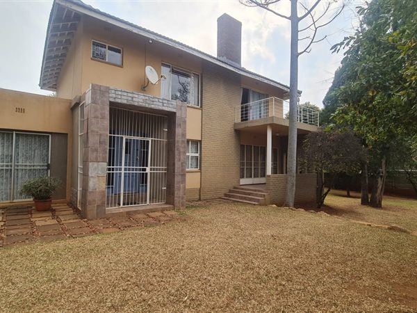 4 Bedroom House 4 Bedroom House