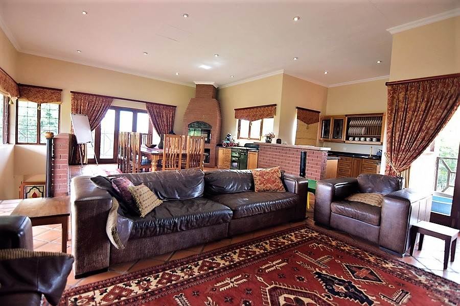 6 Bed House in Mooikloof Equestrian Estate photo number 4