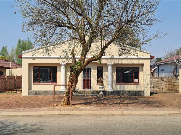 202  m² Office Space in Potchefstroom Central