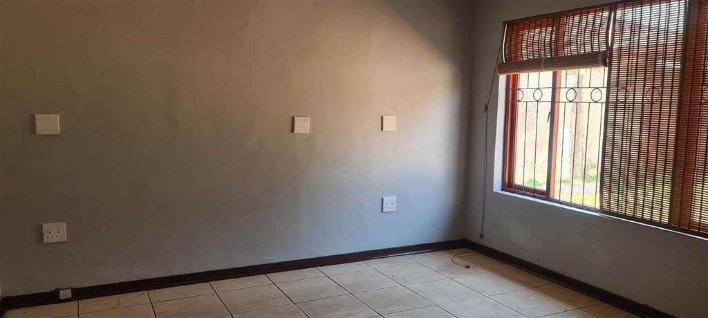 202  m² Office Space in Potchefstroom Central photo number 8