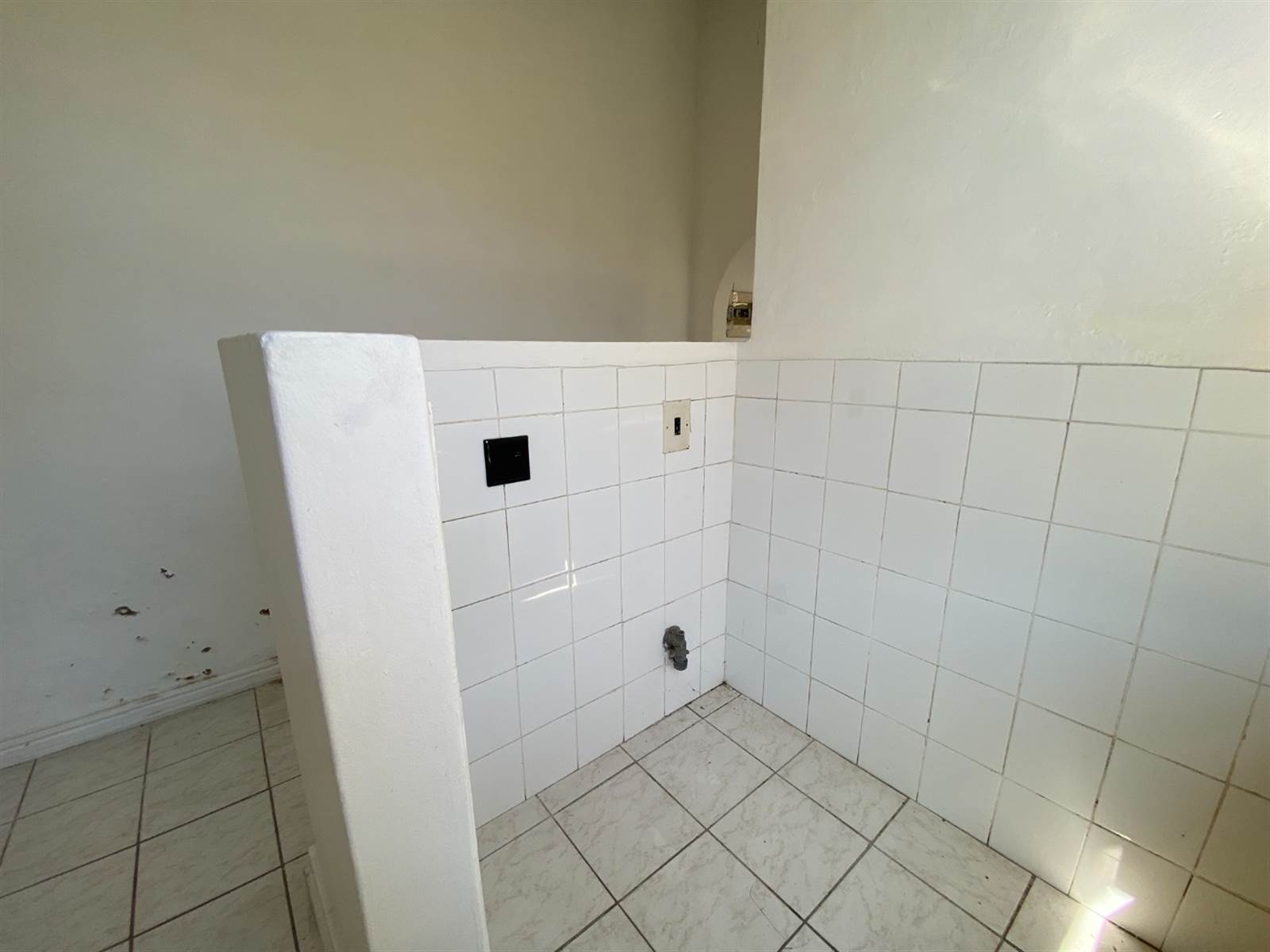 1 Bed Apartment in Southernwood photo number 6