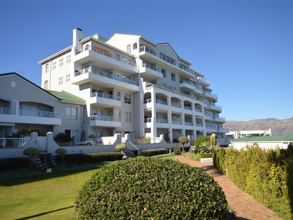 4 Bed Apartment in Greenways Golf Estate