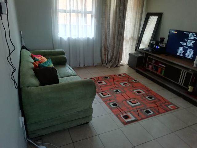 2 Bed Townhouse in Glenvista photo number 19