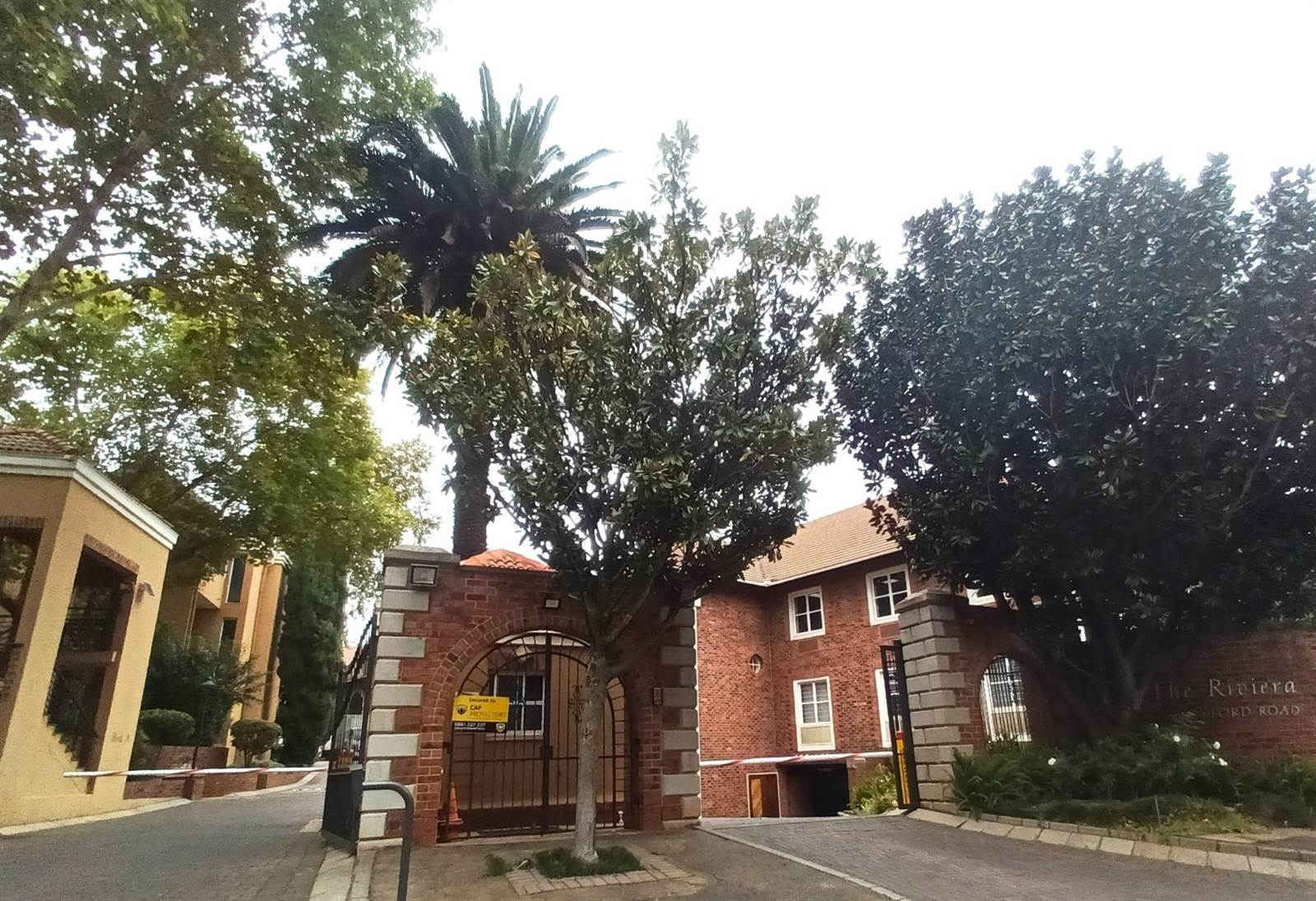 1 Bed Apartment in Saxonwold photo number 17