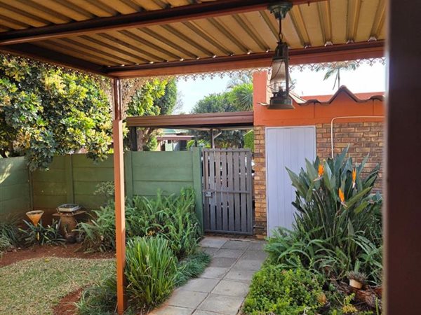2 Bedroom Townhouse 2 Bedroom Townhouse