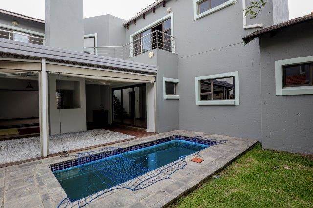 4 Bed House in Fourways photo number 21