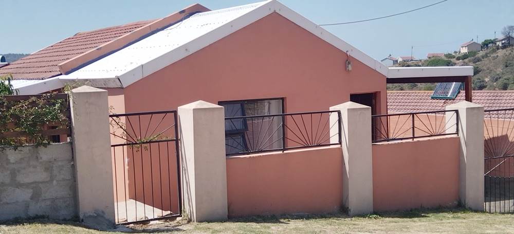 4 Bed House in Great Brak River photo number 2