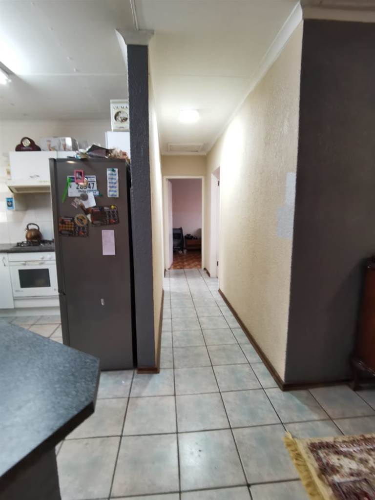 2 Bed Townhouse in Meyerton photo number 10