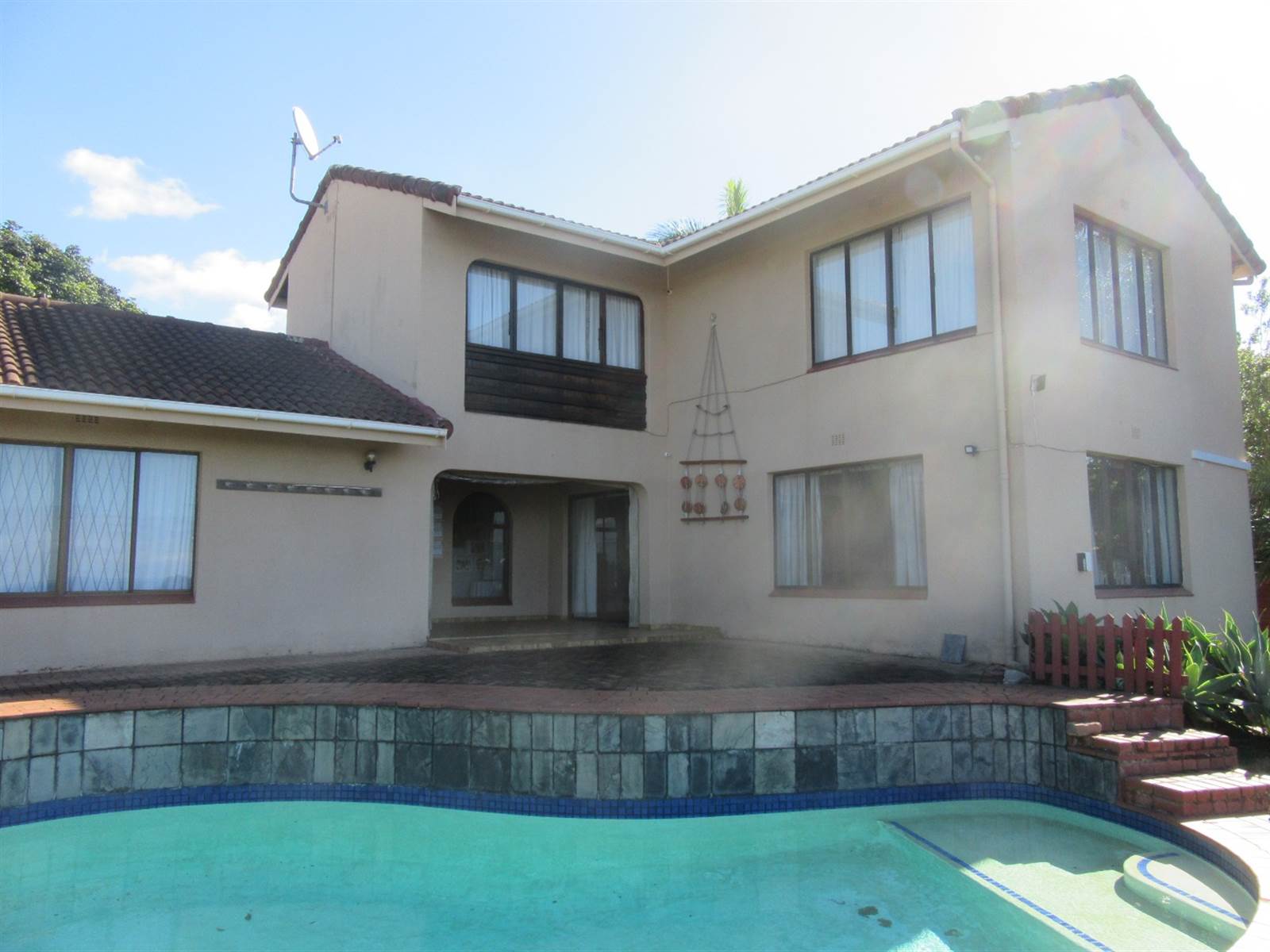5 Bed Townhouse in Scottburgh Central photo number 3