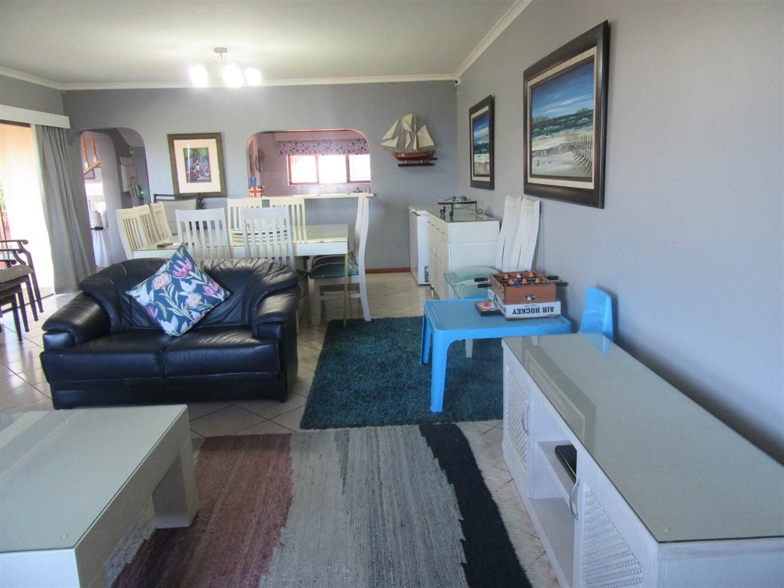 5 Bed Townhouse in Scottburgh Central photo number 8