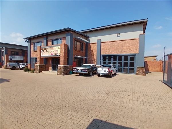 670  m² Industrial space in Middelburg Central