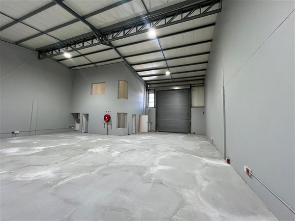 307  m² Industrial space