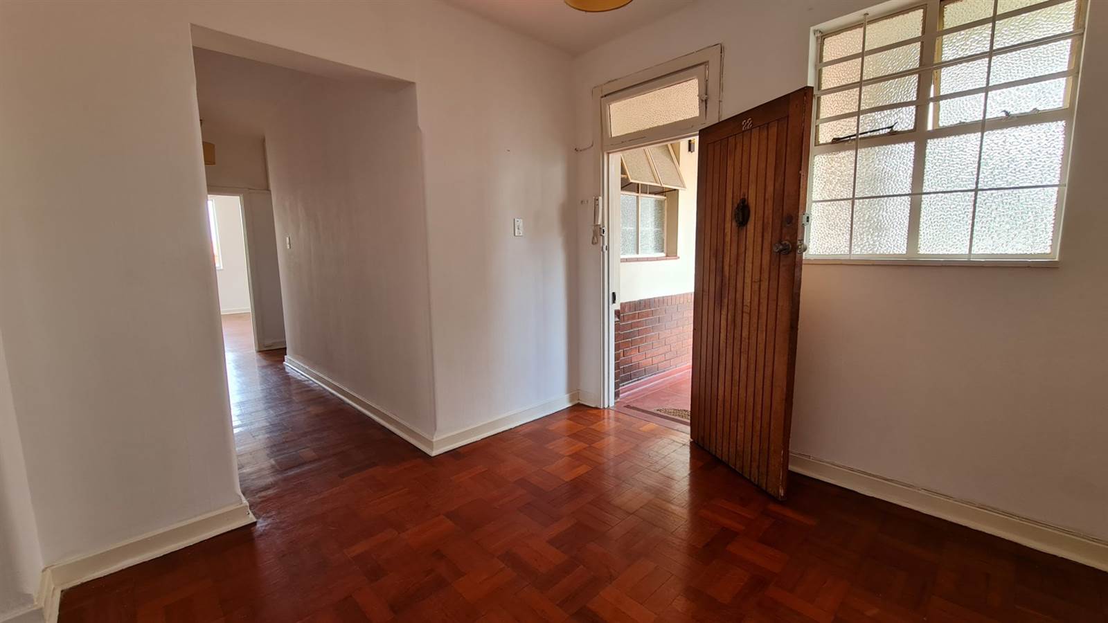 2 Bed Apartment in Musgrave photo number 9