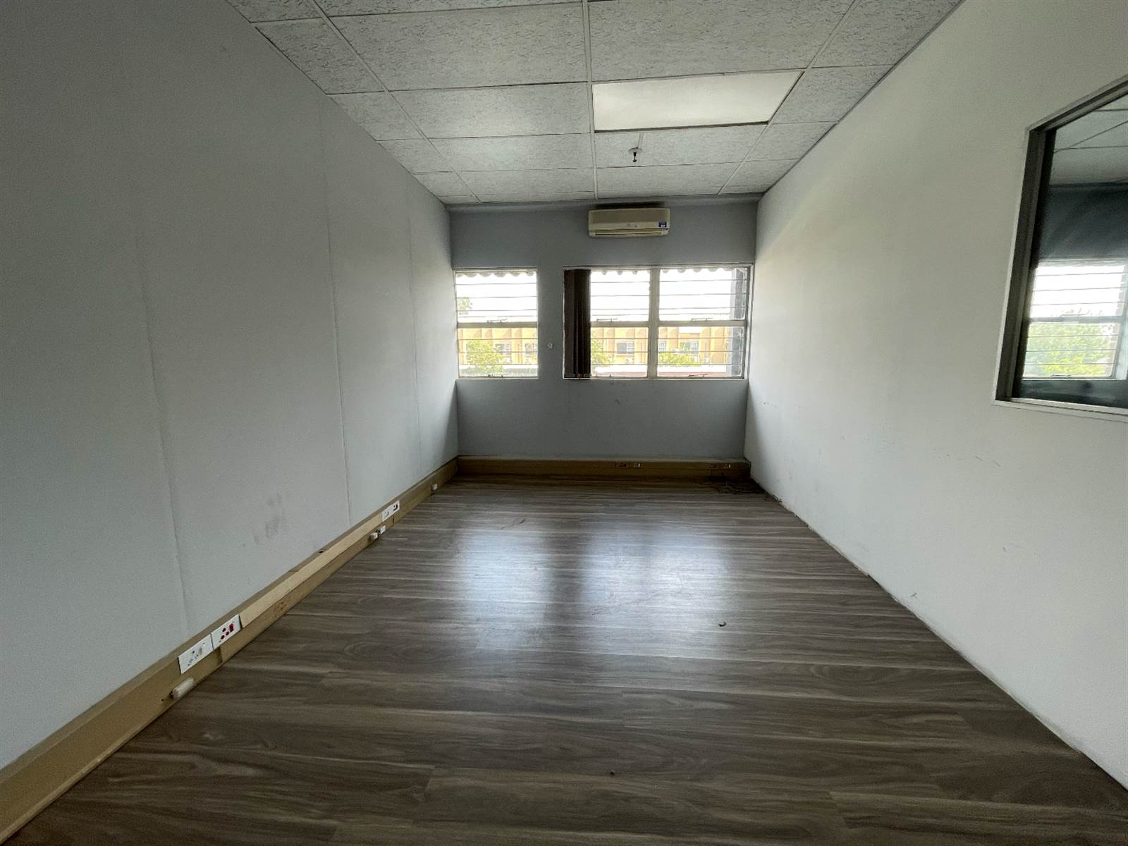 26557  m² Commercial space in Denver photo number 21