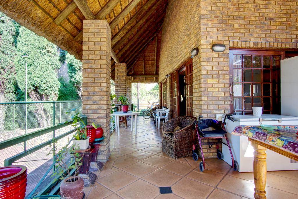 4 Bed House in Northcliff photo number 5