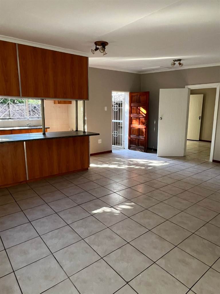 4 Bed House in Aliwal North photo number 21