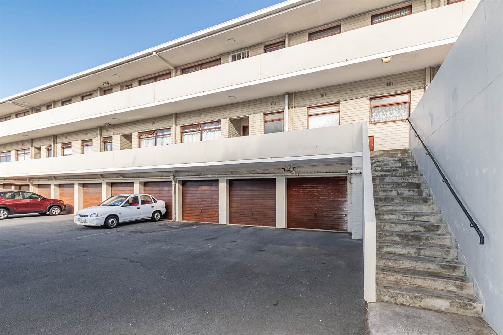 2 Bed Apartment in Fish Hoek photo number 17
