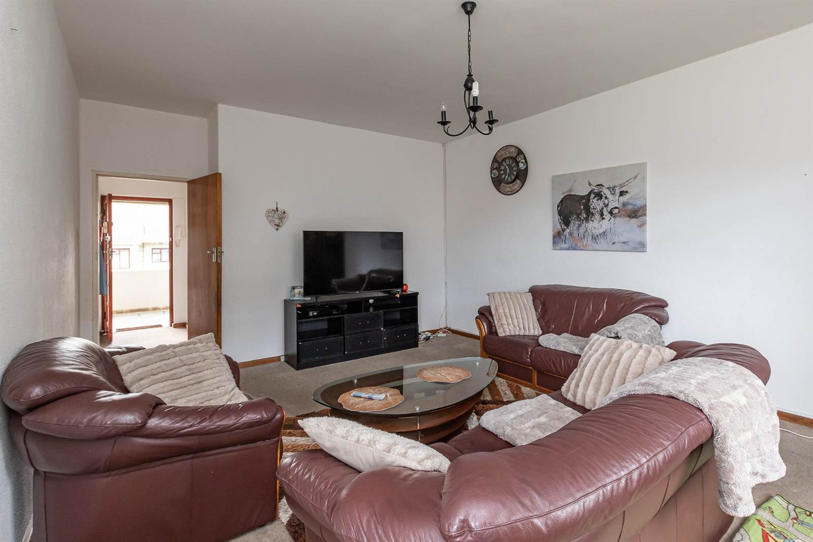 2 Bed Apartment in Fish Hoek photo number 4