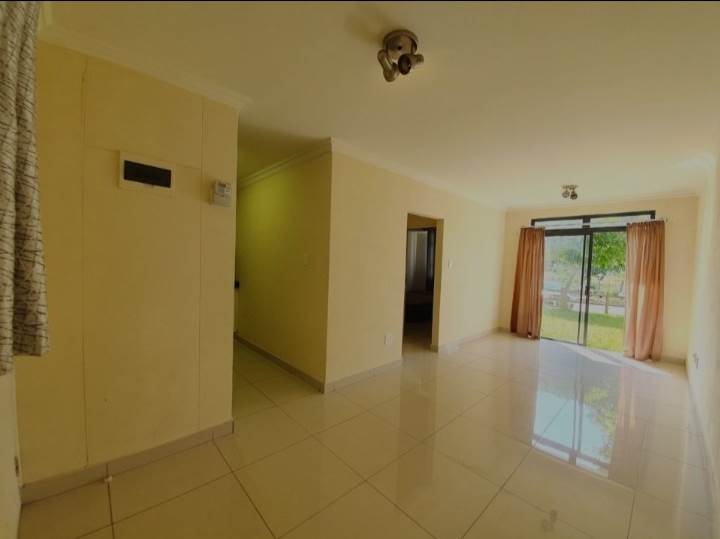 1 Bed Apartment in Umhlanga Rocks photo number 4