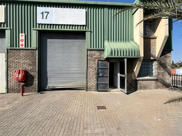 220  m² Industrial space