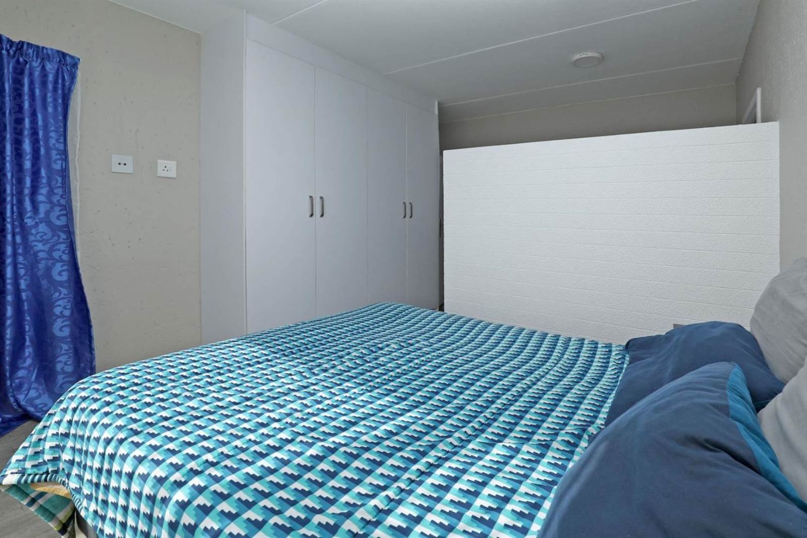 3 Bed Apartment in Paulshof photo number 9