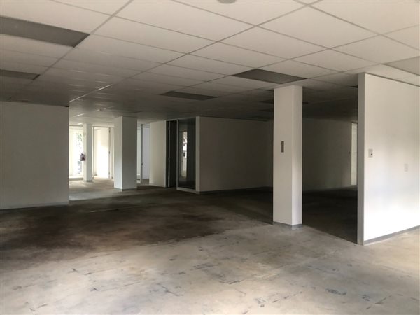 321  m² Commercial space